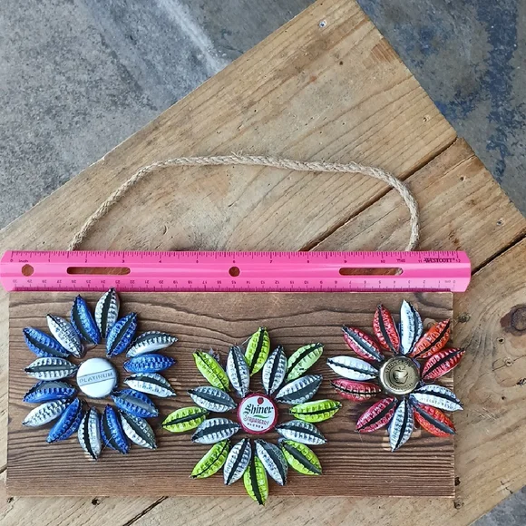 Homemade Bottle Cap Flower Wall Art 11 X5 - Picture 2 of 7